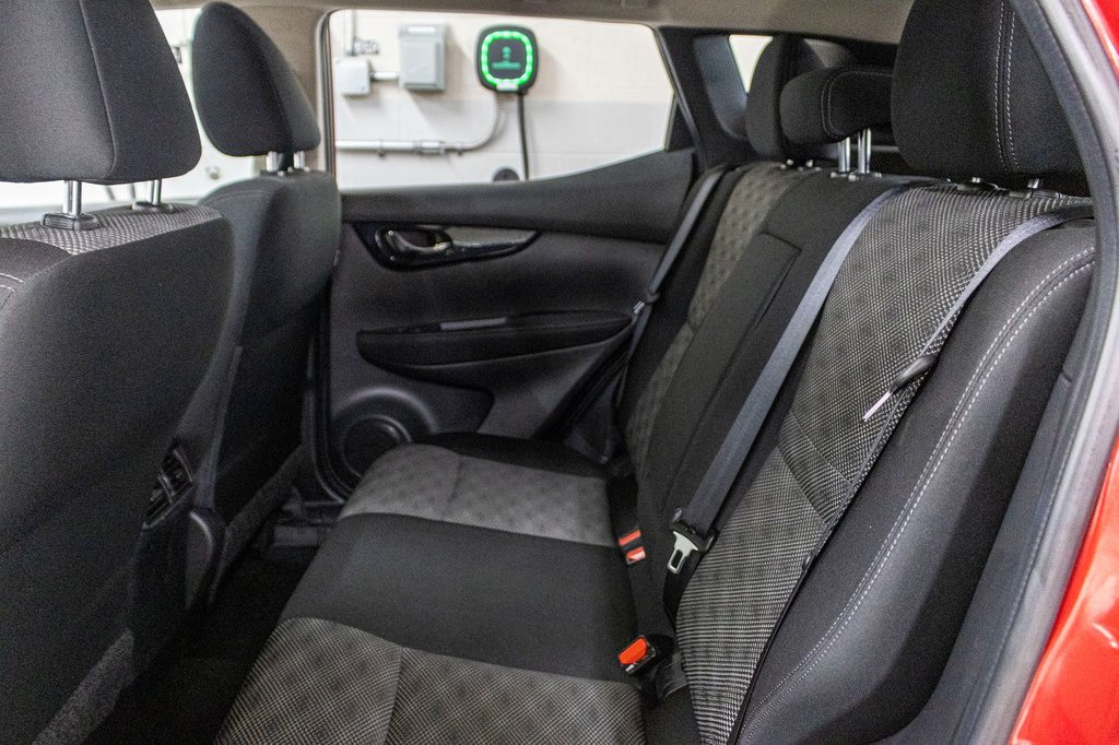 2018 Nissan Qashqai SV, AWD, TOIT, BANCS CHAUFF, CAM REC, 1 PROP in Charlemagne, Quebec - 27 - w1024h768px