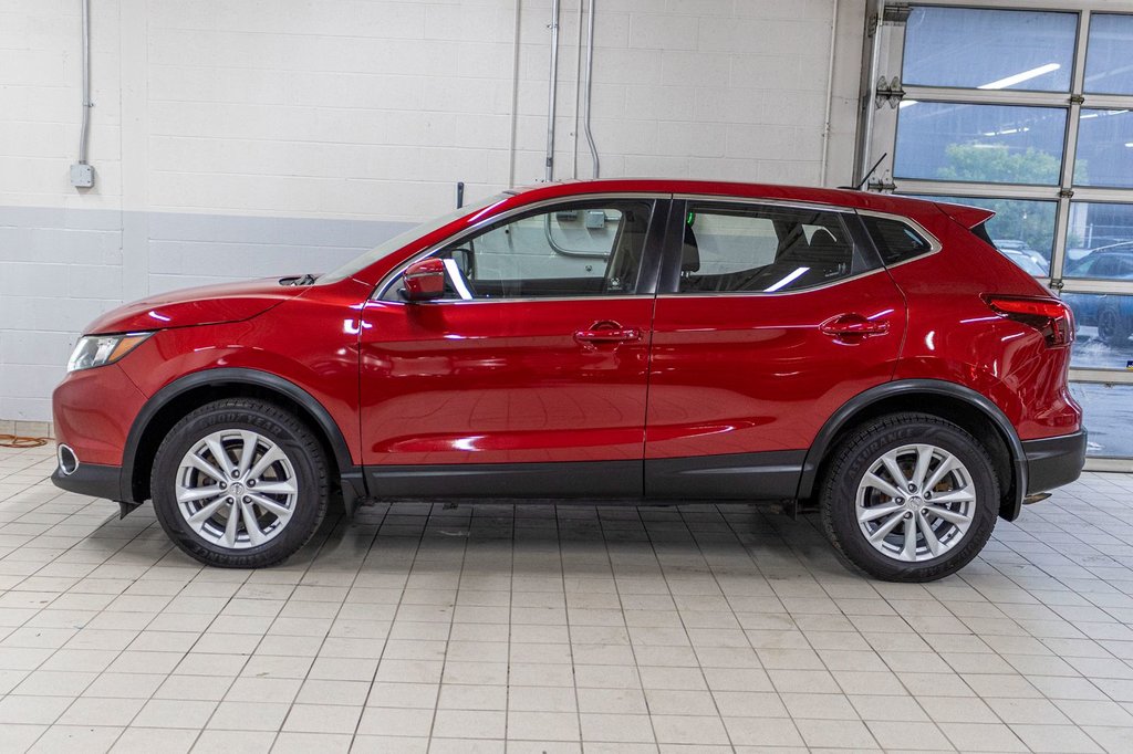2018 Nissan Qashqai SV, AWD, TOIT, BANCS CHAUFF, CAM REC, 1 PROP in Charlemagne, Quebec - 3 - w1024h768px