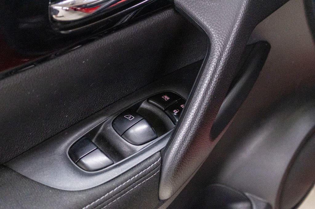 2018 Nissan Qashqai SV, AWD, TOIT, BANCS CHAUFF, CAM REC, 1 PROP in Charlemagne, Quebec - 26 - w1024h768px