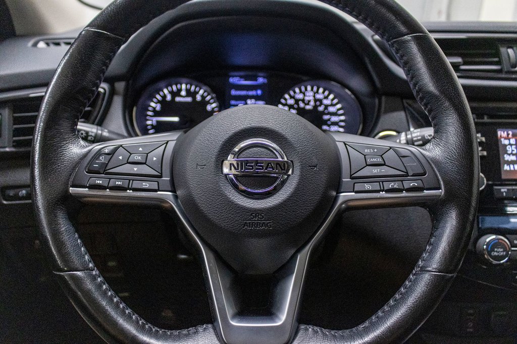 2018 Nissan Qashqai SV, AWD, TOIT, BANCS CHAUFF, CAM REC, 1 PROP in Charlemagne, Quebec - 9 - w1024h768px