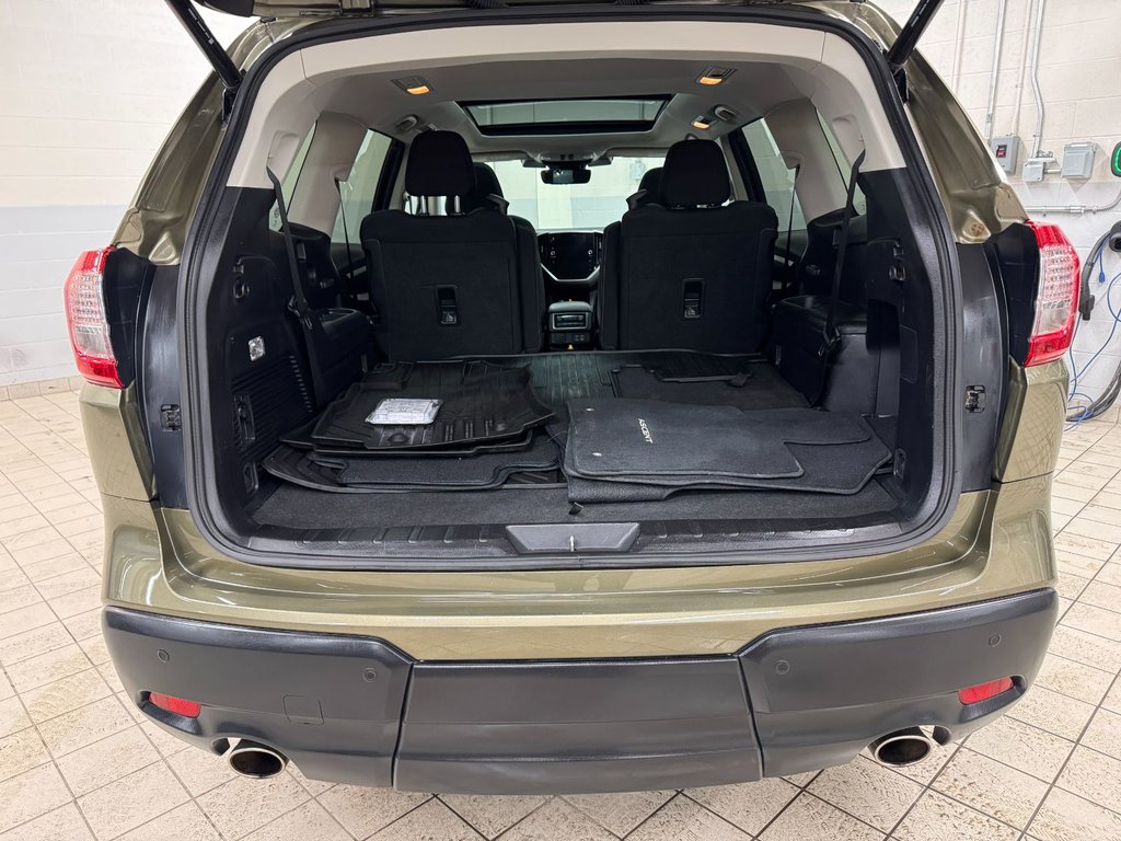 2023 Subaru Ascent TOURING, TOIT PANO, 7 PASS, CARPLAY, BANCS CHAUFFF in Charlemagne, Quebec - 7 - w1024h768px