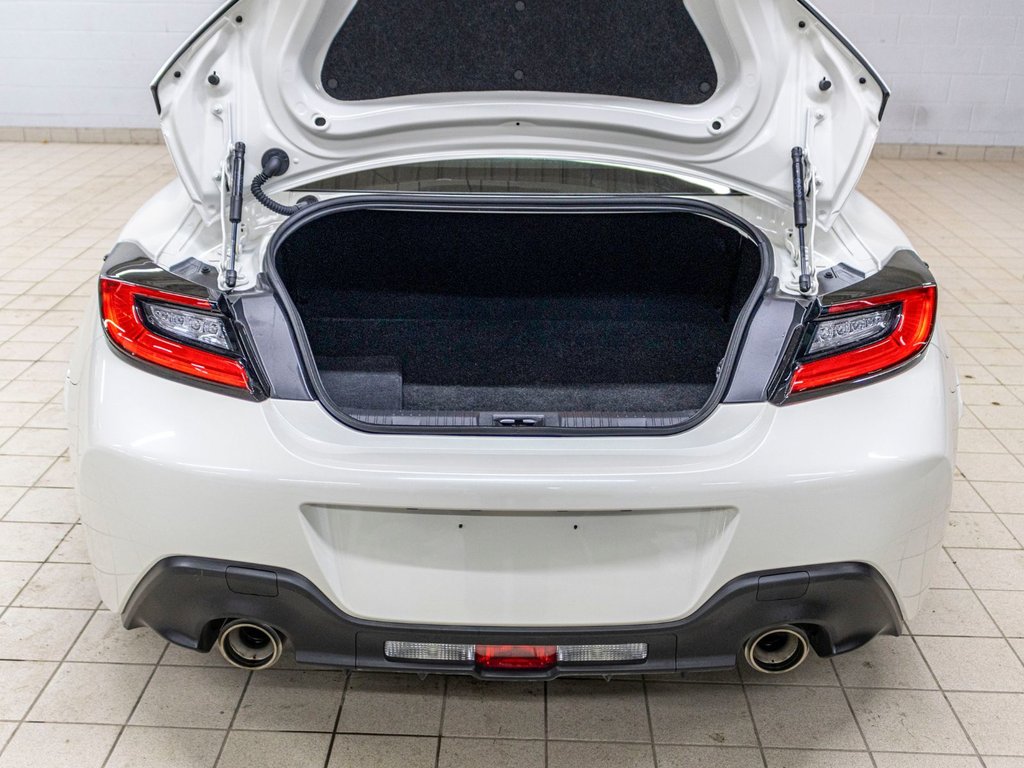 2023 Subaru BRZ 2.4L, CARPLAY, BANCS CHAUFF, JAMAIS ACC, 1 PROP in Charlemagne, Quebec - 22 - w1024h768px