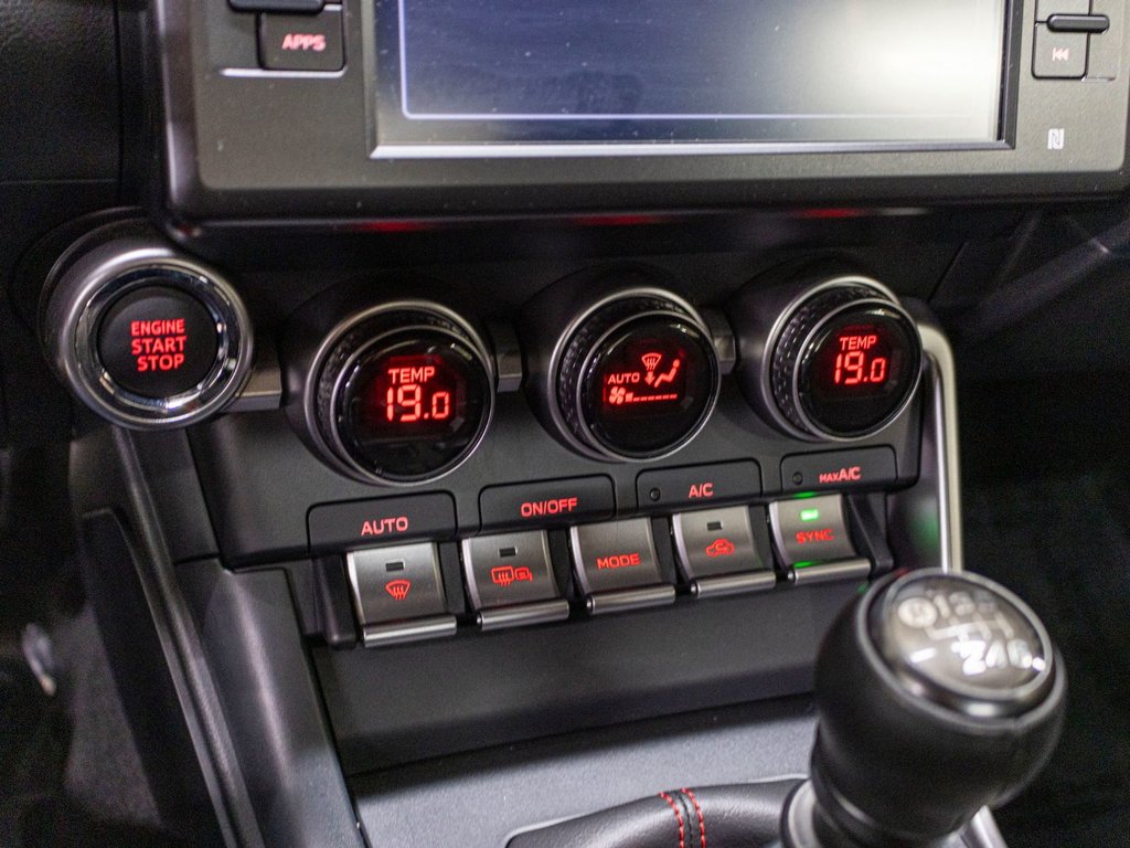 2023 Subaru BRZ 2.4L, CARPLAY, BANCS CHAUFF, JAMAIS ACC, 1 PROP in Charlemagne, Quebec - 12 - w1024h768px
