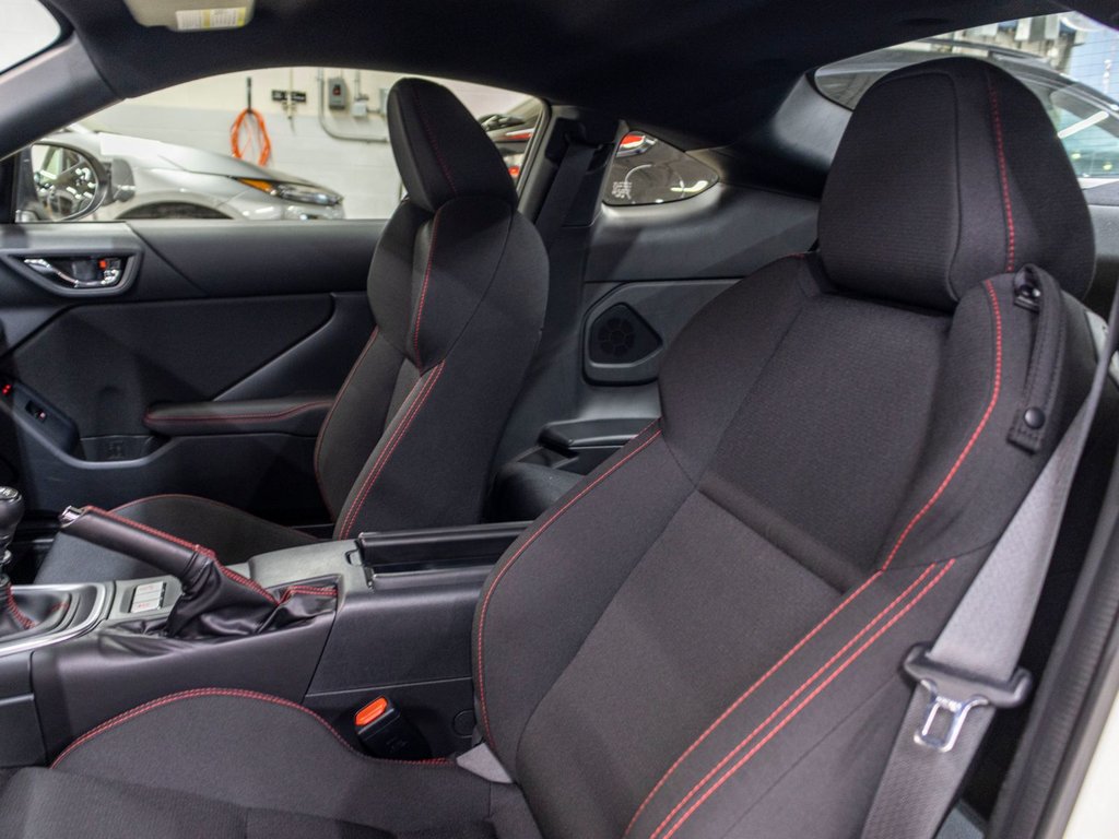 2023 Subaru BRZ 2.4L, CARPLAY, BANCS CHAUFF, JAMAIS ACC, 1 PROP in Charlemagne, Quebec - 20 - w1024h768px