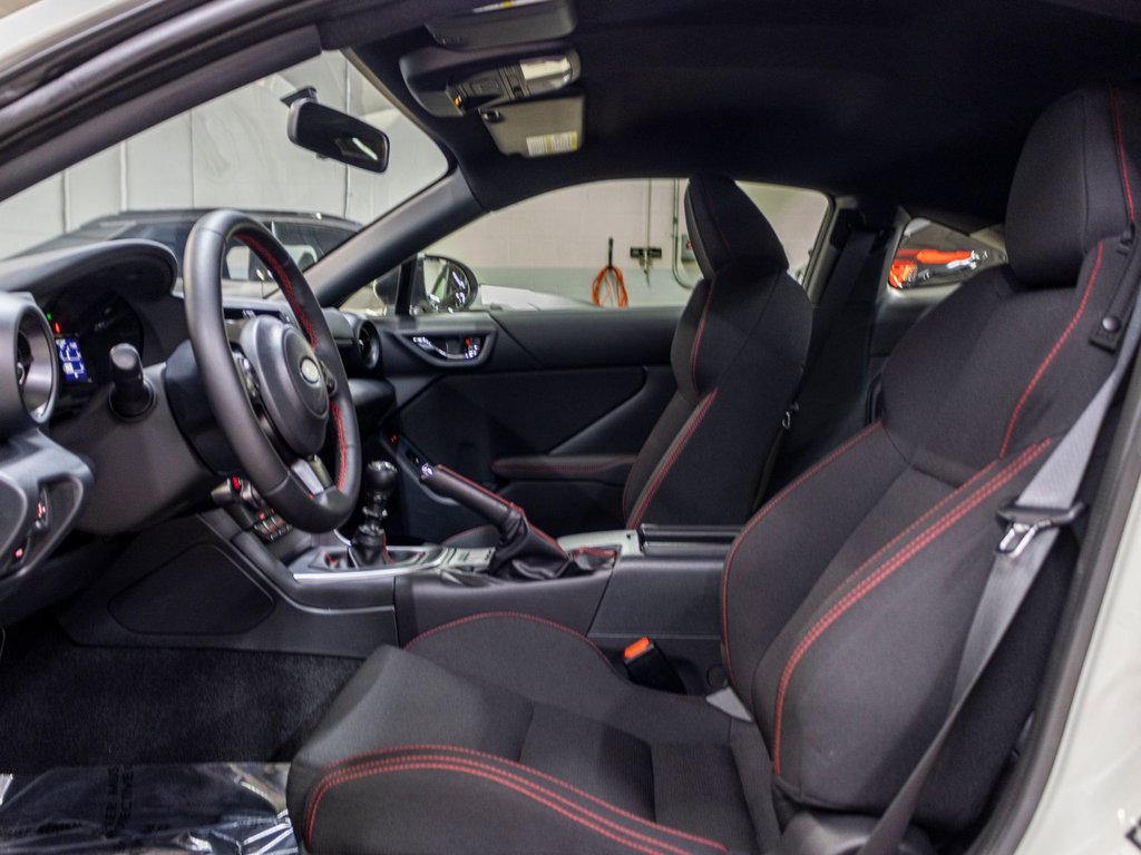 2023 Subaru BRZ 2.4L, CARPLAY, BANCS CHAUFF, JAMAIS ACC, 1 PROP in Charlemagne, Quebec - 18 - w1024h768px