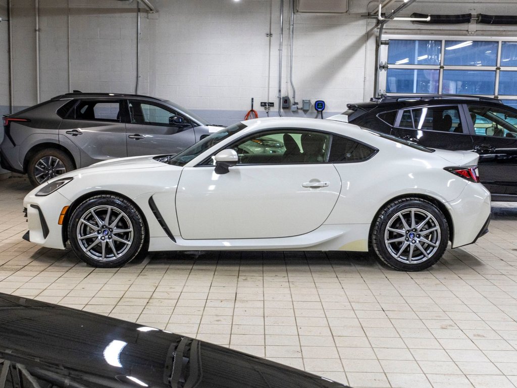 2023 Subaru BRZ 2.4L, CARPLAY, BANCS CHAUFF, JAMAIS ACC, 1 PROP in Charlemagne, Quebec - 3 - w1024h768px