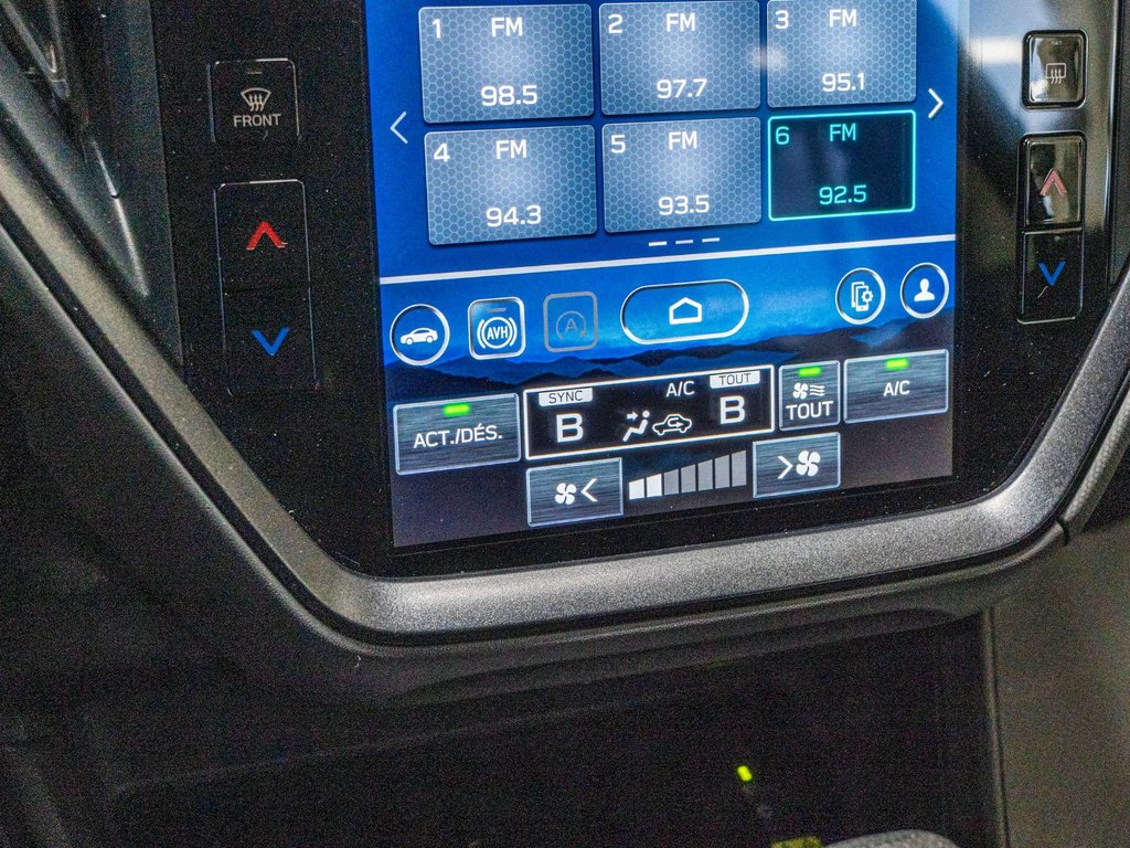 Subaru CROSSTREK LIMITED LIMITED, 2.5L, CUIR, TOIT, CARPLAY, HARMAN KARDON 2024 à Charlemagne, Québec - 13 - w1024h768px