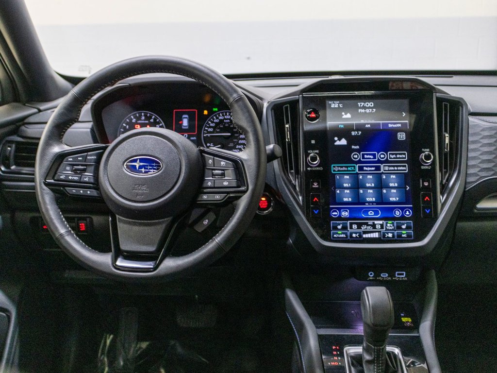 2025 Subaru FORESTER TOURING TOURING, TOIT, CARPLAY, BANCS CHAUFF, ECRAN 11.6 in Charlemagne, Quebec - 7 - w1024h768px