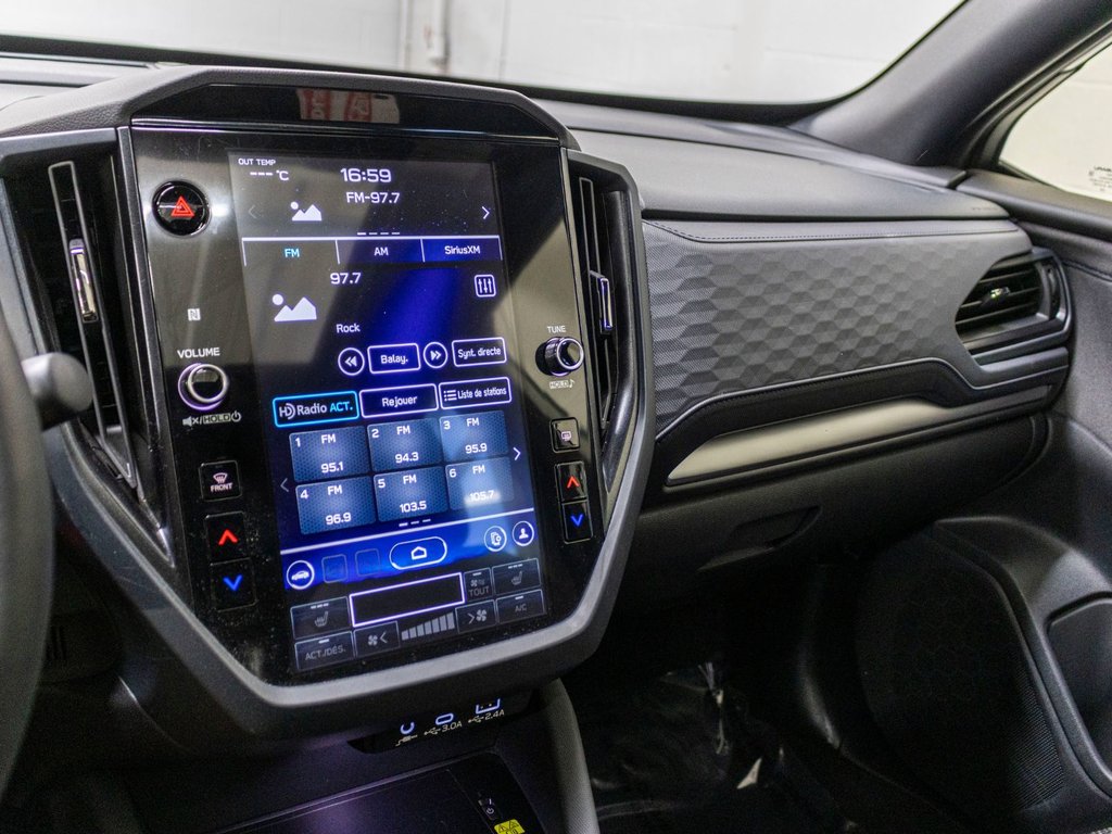 2025 Subaru FORESTER TOURING TOURING, TOIT, CARPLAY, BANCS CHAUFF, ECRAN 11.6 in Charlemagne, Quebec - 12 - w1024h768px