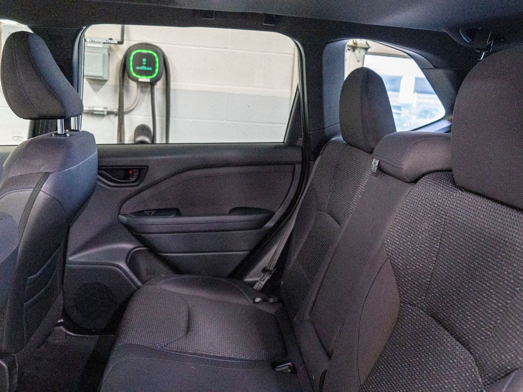 Subaru FORESTER TOURING TOURING, TOIT, ECRAN 11.6, CARPLAY, BANCS CHAUFF 2025 à Charlemagne, Québec - 9 - w1024h768px