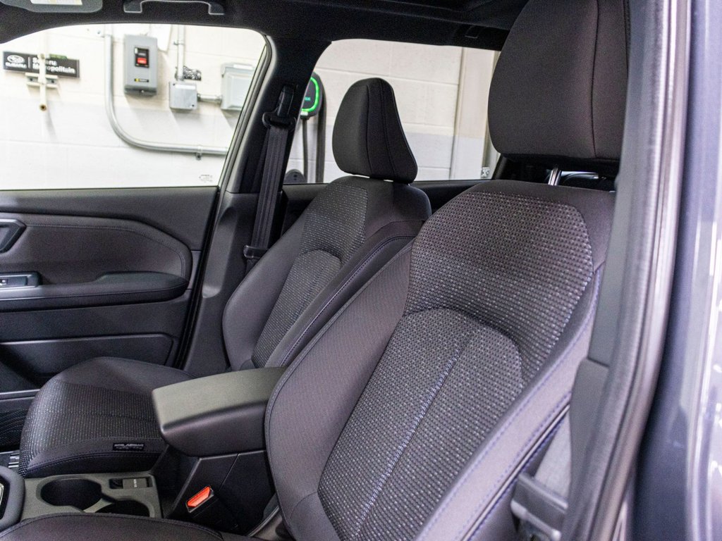 Subaru FORESTER TOURING TOURING, TOIT, CARPLAY, BANCS CHAUFF, ECRAN 11.6 2025 à Charlemagne, Québec - 24 - w1024h768px