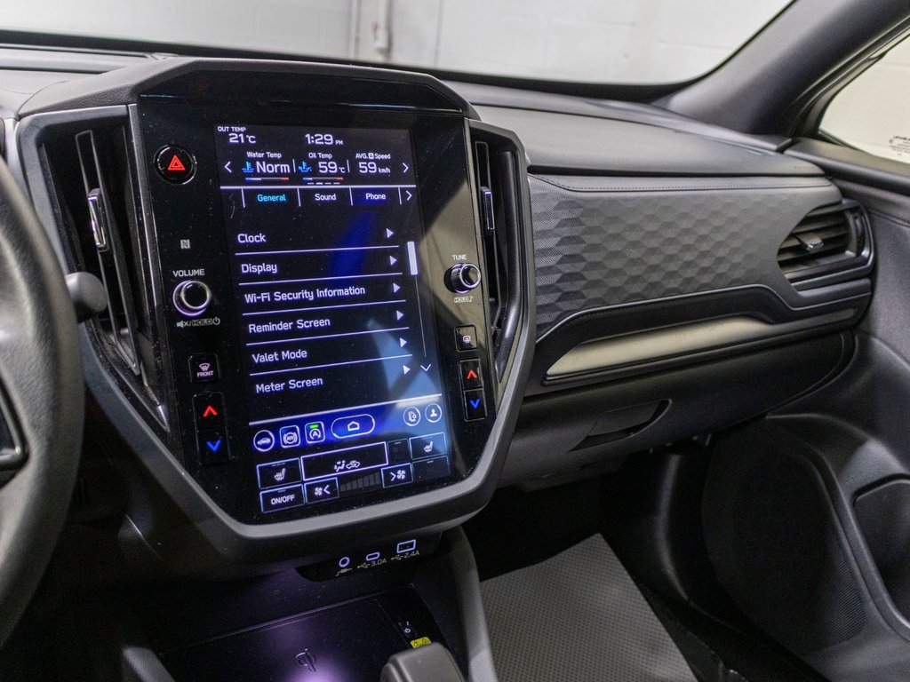 2025 Subaru FORESTER TOURING TOURING, TOIT, CARPLAY, BANCS CHAUFF, ECRAN 11.6 in Charlemagne, Quebec - 13 - w1024h768px