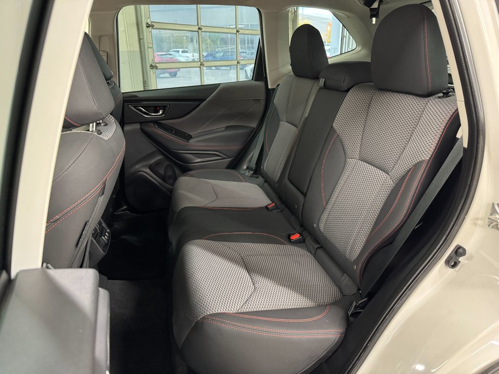 2023 Subaru Forester SPORT, TOIT PANO, CARPLAY, BANCS CHAUFF, EYESIGHT in Charlemagne, Quebec - 9 - w1024h768px