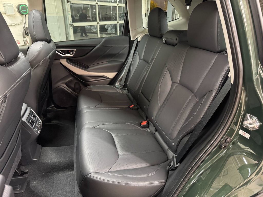 Subaru Forester LIMITED, TOIT PANO, CUIR, CARPLAY, HARMON KARDON 2023 à Charlemagne, Québec - 11 - w1024h768px