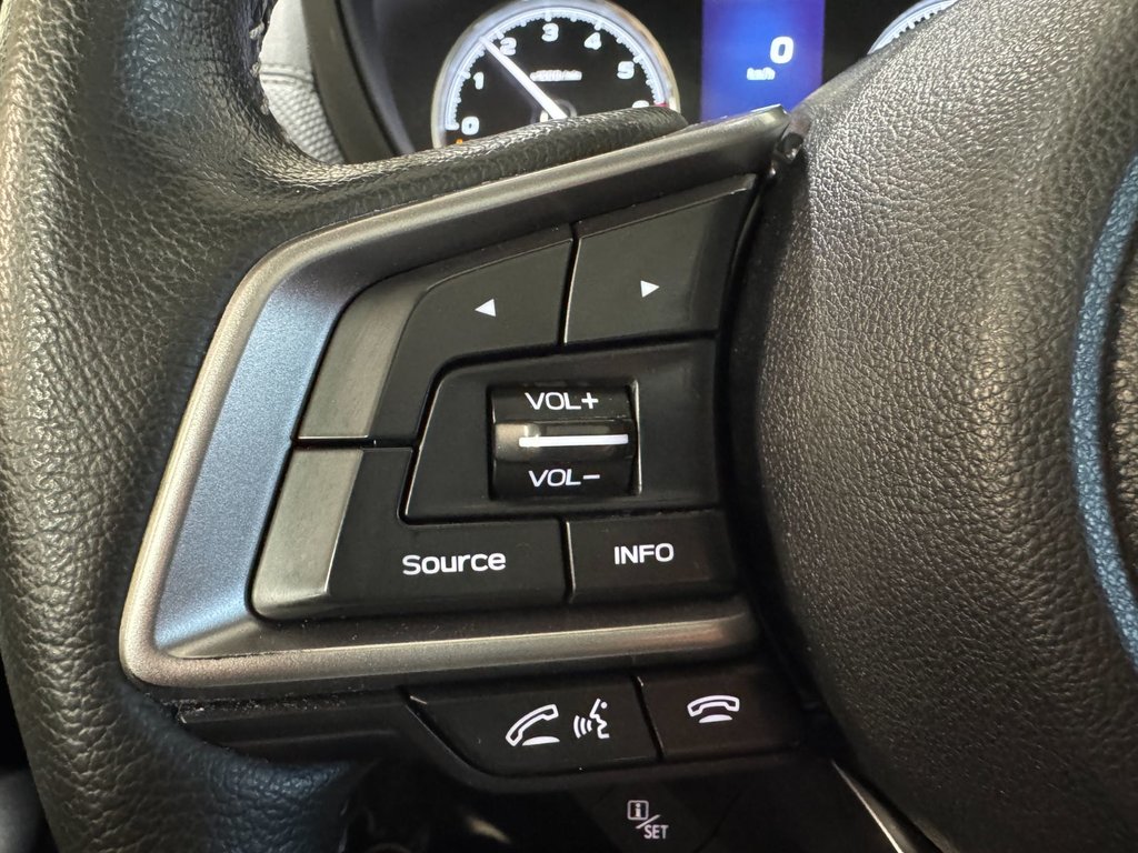 2023 Subaru Forester LIMITED, CUIR, TOIT, CARPLAY, BANCS CHAUFF, CAM in Charlemagne, Quebec - 11 - w1024h768px
