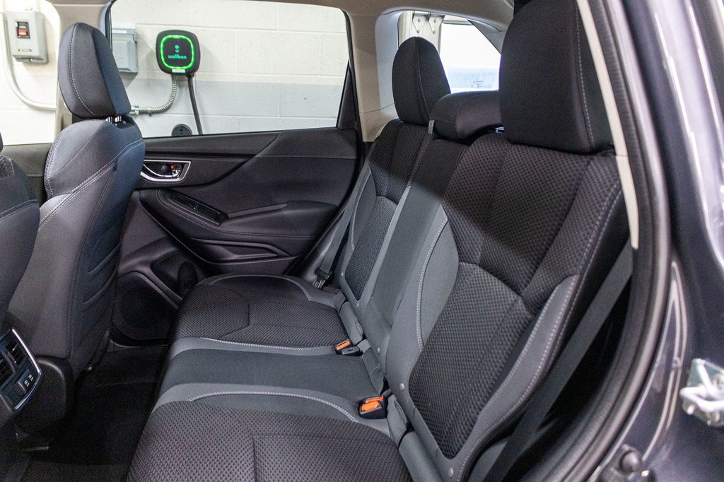 2023 Subaru Forester TOURING, TOIT PANO, CARPLAY, BANCS CHAUFF, CAM in Charlemagne, Quebec - 31 - w1024h768px