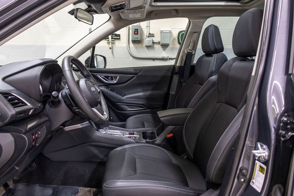 2023 Subaru Forester TOURING, TOIT PANO, CARPLAY, BANCS CHAUFF, CAM in Charlemagne, Quebec - 25 - w1024h768px