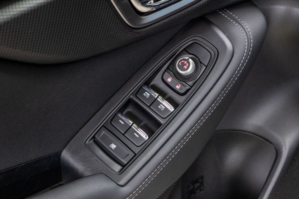 2023 Subaru Forester TOURING, TOIT PANO, CARPLAY, BANCS CHAUFF, CAM in Charlemagne, Quebec - 30 - w1024h768px