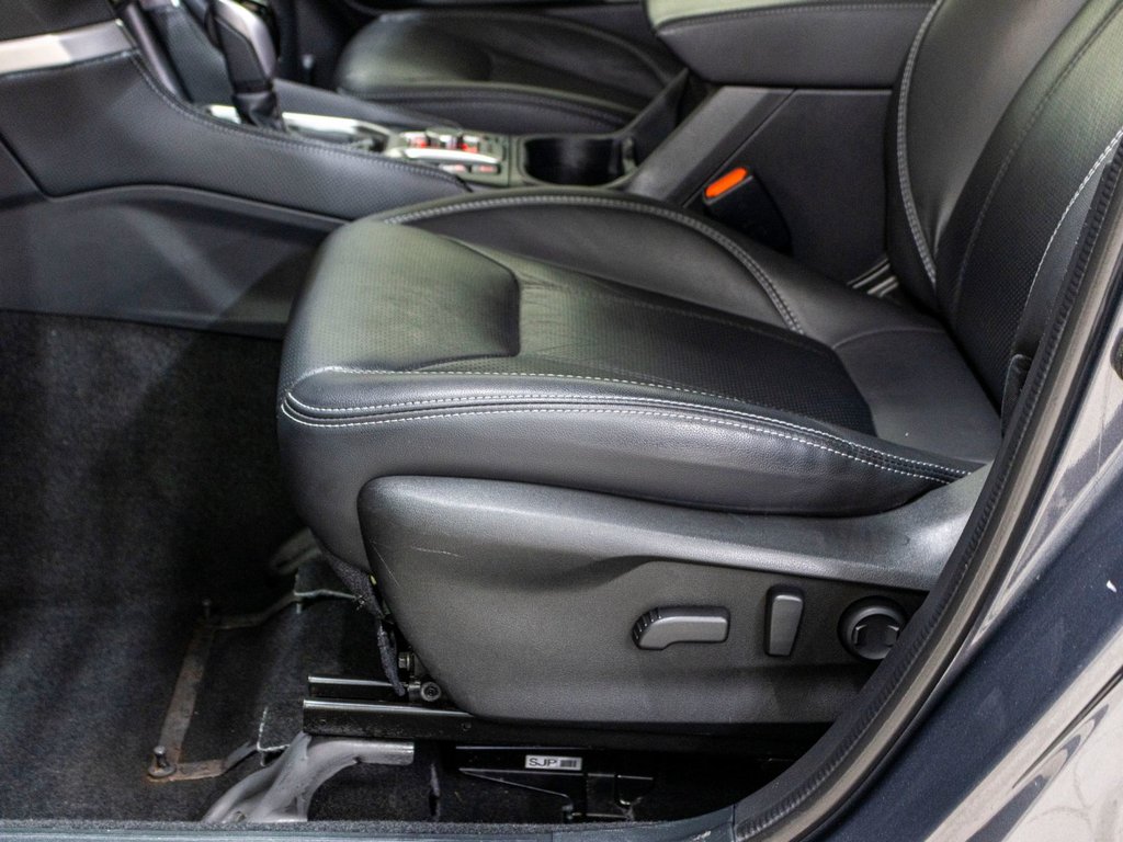 2023 Subaru Forester LIMITED, CUIR, TOIT, CARPLAY, HARMAN KARDON, CAM in Charlemagne, Quebec - 25 - w1024h768px