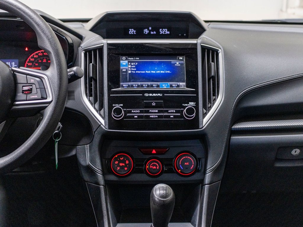Subaru IMPREZA 5P COMMODITÉ CONVENIENCE, MANUELLE, CARPLAY, CAMERA REC, BAS KM 2017 à Saint-Jérôme, Québec - 8 - w1024h768px