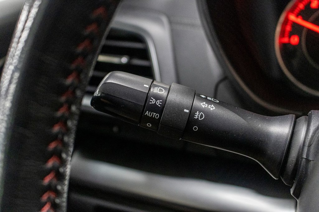 Subaru Impreza SPORT-TECH, EYESIGHT, CUIR, CARPLAY, NAV, TOIT,CAM 2018 à Charlemagne, Québec - 16 - w1024h768px