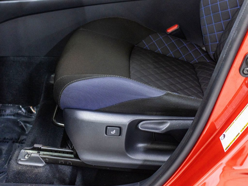 Toyota C-HR LIMITED, CUIR, BLUETOOTH, CAMERA RECUL, BAS KM 2020 à Charlemagne, Québec - 23 - w1024h768px