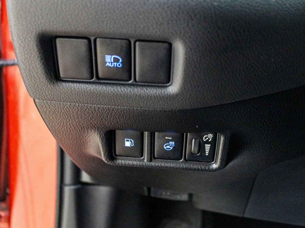 Toyota C-HR LIMITED, CUIR, BLUETOOTH, CAMERA RECUL, BAS KM 2020 à Charlemagne, Québec - 20 - w1024h768px