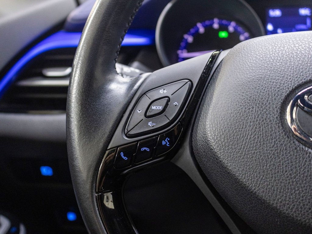 Toyota C-HR LIMITED, CUIR, BLUETOOTH, CAMERA RECUL, BAS KM 2020 à Charlemagne, Québec - 10 - w1024h768px