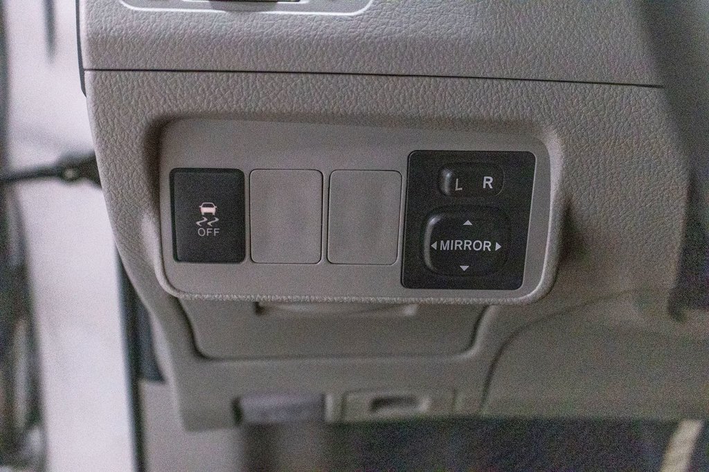 Toyota Corolla LE, BANCS CHAUFF, A/C, VIT ELEC, 1 PROP,JAMAIS ACC 2013 à Charlemagne, Québec - 19 - w1024h768px