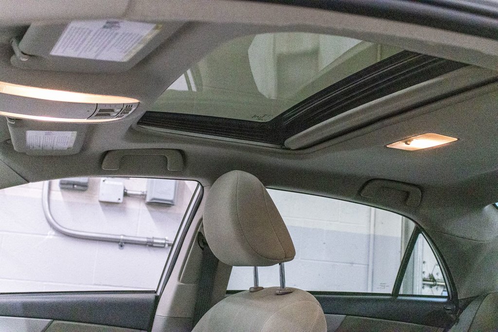 Toyota Corolla LE, BANCS CHAUFF, A/C, VIT ELEC, 1 PROP,JAMAIS ACC 2013 à Charlemagne, Québec - 24 - w1024h768px