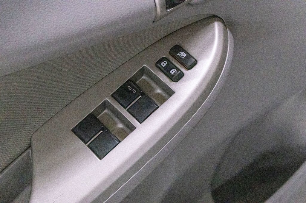 Toyota Corolla LE, BANCS CHAUFF, A/C, VIT ELEC, 1 PROP,JAMAIS ACC 2013 à Charlemagne, Québec - 26 - w1024h768px