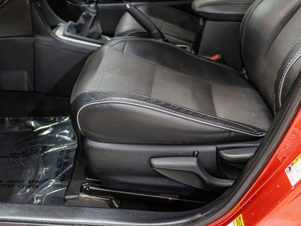 2016 Toyota Corolla S, MANUELLE, TOIT, CUIR, BARRES TOIT, CAM REC, MAG in Saint-Jérôme, Quebec - 23 - w1024h768px