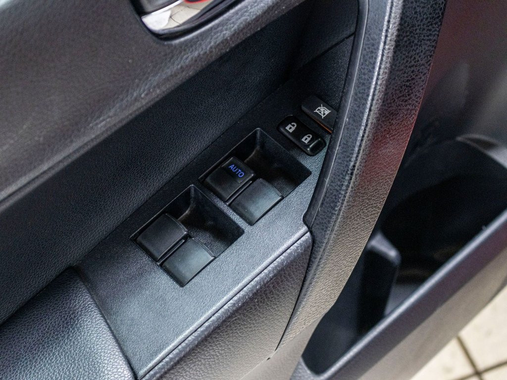2016 Toyota Corolla S, MANUELLE, TOIT, CUIR, BARRES TOIT, CAM REC, MAG in Saint-Jérôme, Quebec - 27 - w1024h768px
