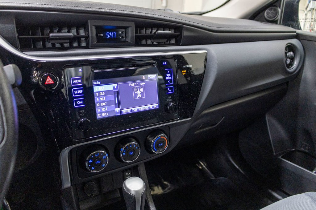 Toyota Corolla CE, PORTES ET FENETRE ELECTRIQUE, A/C, JAMAIS ACC 2017 à Saint-Jérôme, Québec - 12 - w1024h768px