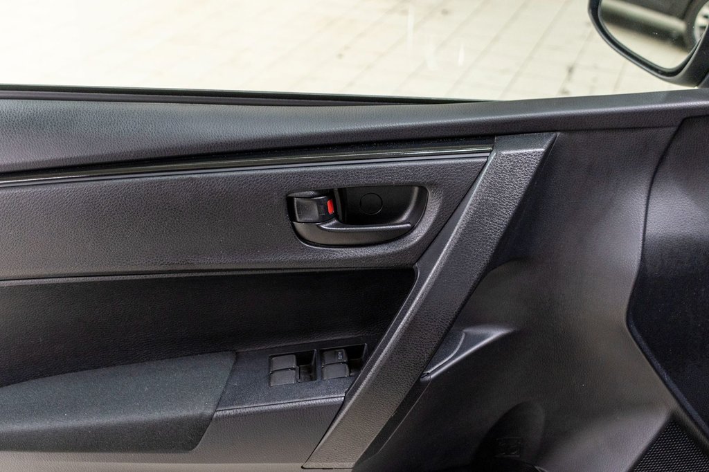 Toyota Corolla CE, PORTES ET FENETRE ELECTRIQUE, A/C, JAMAIS ACC 2017 à Saint-Jérôme, Québec - 21 - w1024h768px
