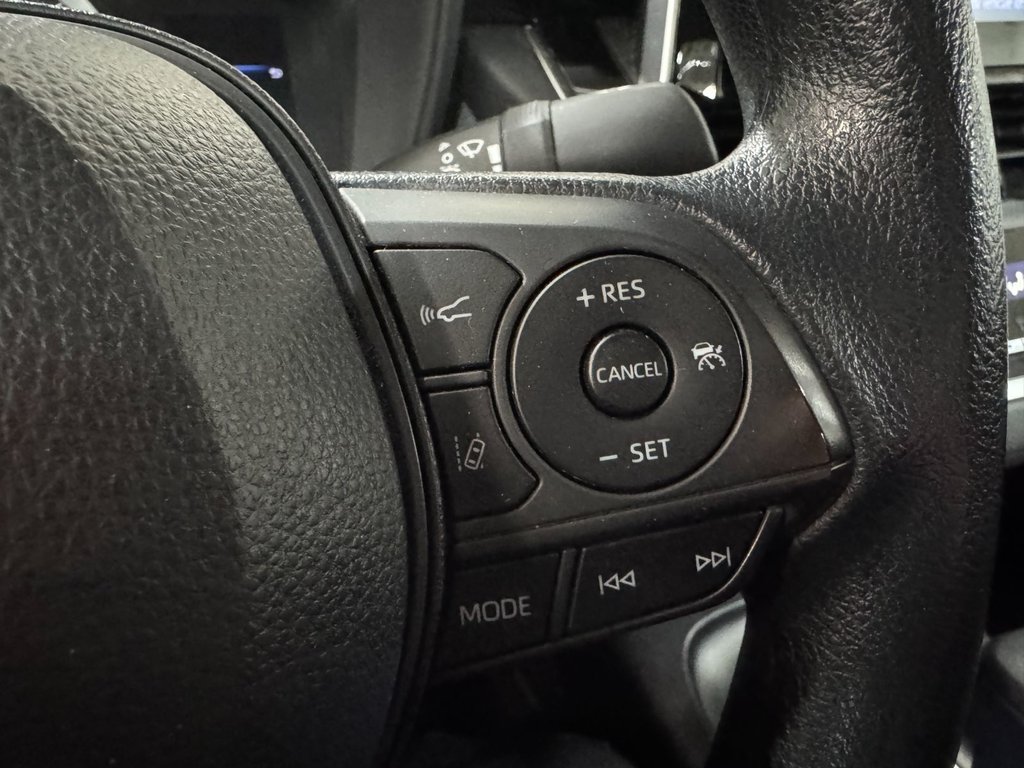 2021 Toyota Corolla LE, BANCS CHAUFF, CAM REC, 1 PROP, JAMAIS ACC in Charlemagne, Quebec - 12 - w1024h768px