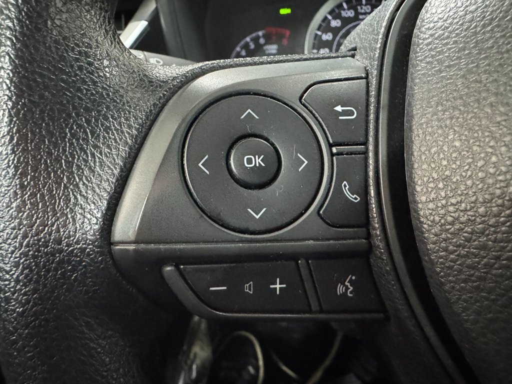 2021 Toyota Corolla LE, BANCS CHAUFF, CAM REC, 1 PROP, JAMAIS ACC in Charlemagne, Quebec - 11 - w1024h768px