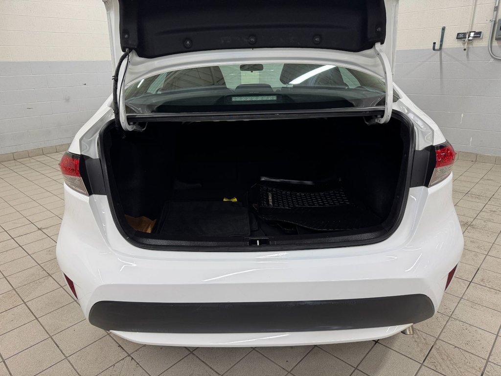 2021 Toyota Corolla LE, BANCS CHAUFF, CAM REC, 1 PROP, JAMAIS ACC in Charlemagne, Quebec - 7 - w1024h768px
