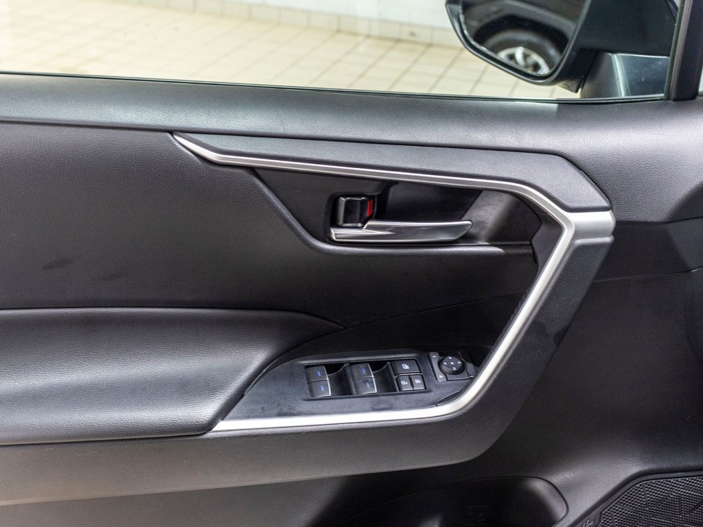 2022 Toyota RAV4 XLE XLE, TOIT, BANCS CHAUFF, CAM REC, in Charlemagne, Quebec - 27 - w1024h768px
