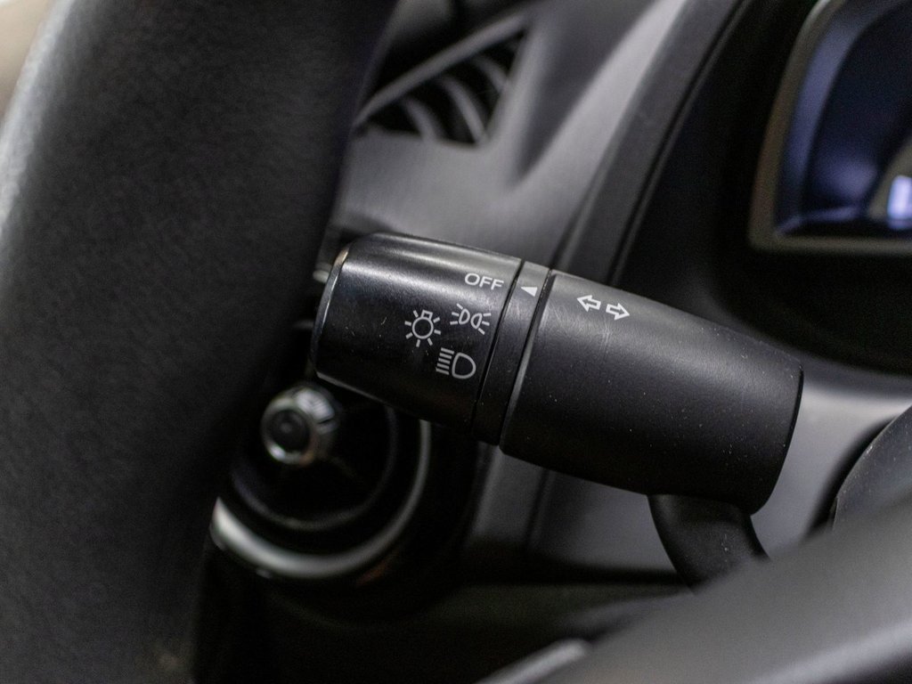 2020 Toyota Yaris Hatchback LE, A/C, PORTES ET FENETRES ELECTRIQUE, BLUETOOTH in Saint-Jérôme, Quebec - 18 - w1024h768px