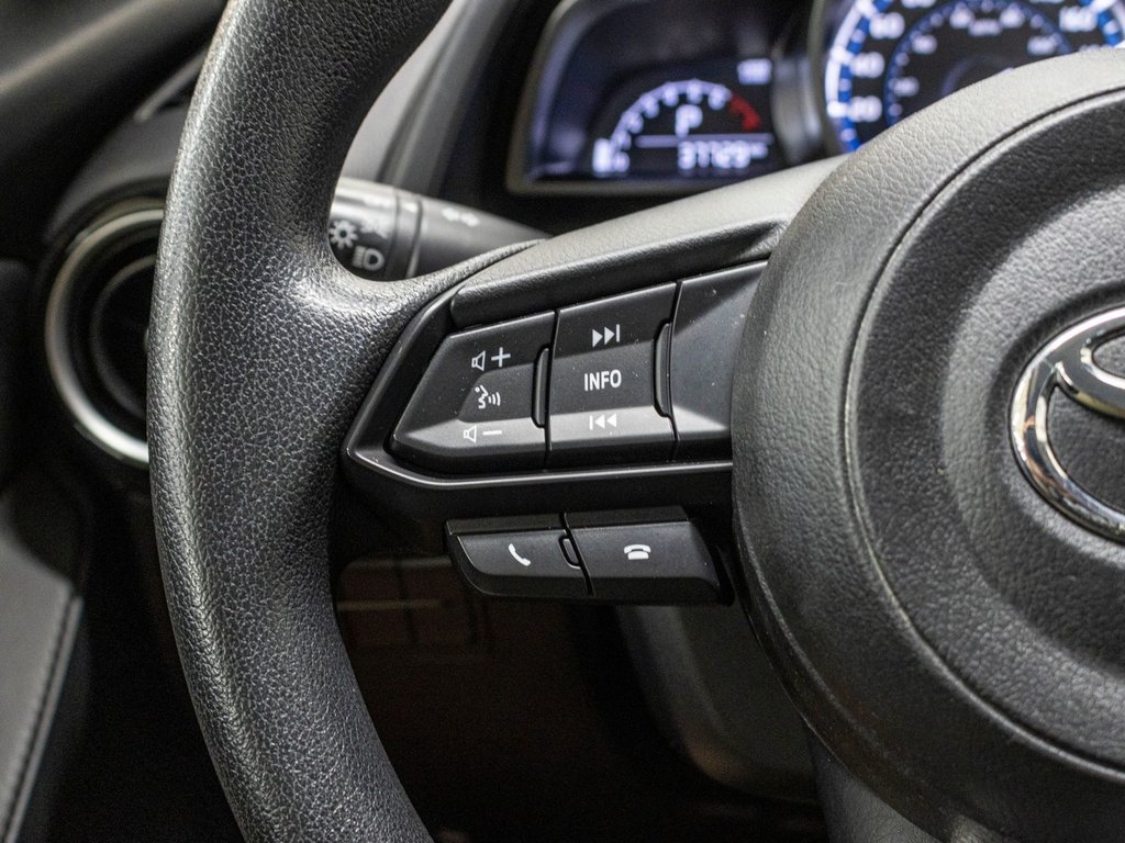 2020 Toyota Yaris Hatchback LE, A/C, PORTES ET FENETRES ELECTRIQUE, BLUETOOTH in Saint-Jérôme, Quebec - 10 - w1024h768px