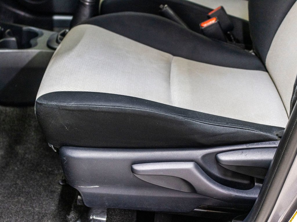 Toyota Yaris LE, A/C, PORTES ET FENETRES ELECTRIQUE, BLUETOOTH 2012 à Charlemagne, Québec - 19 - w1024h768px
