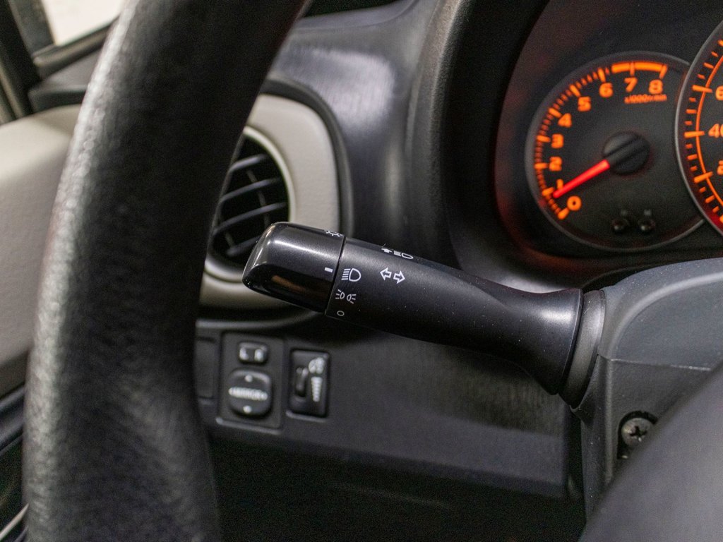 Toyota Yaris LE, A/C, PORTES ET FENETRES ELECTRIQUE, BLUETOOTH 2012 à Charlemagne, Québec - 14 - w1024h768px