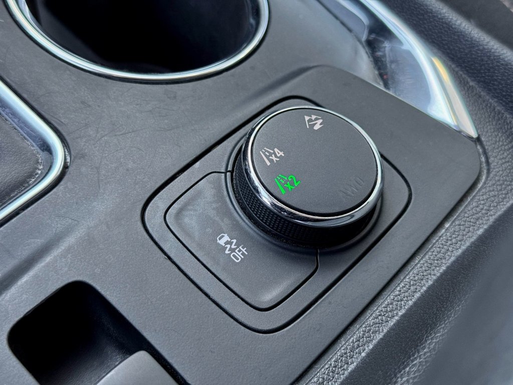 2019 Chevrolet Traverse LS in Notre-Dame-des-Prairies, Quebec - 32 - w1024h768px