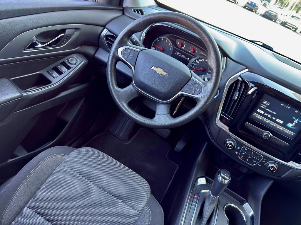 2019 Chevrolet Traverse LS in Notre-Dame-des-Prairies, Quebec - 21 - w1024h768px