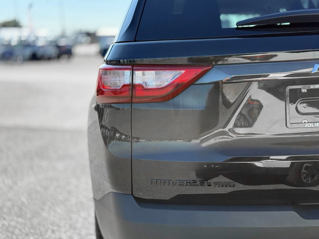 2019 Chevrolet Traverse LS in Notre-Dame-des-Prairies, Quebec - 10 - w1024h768px