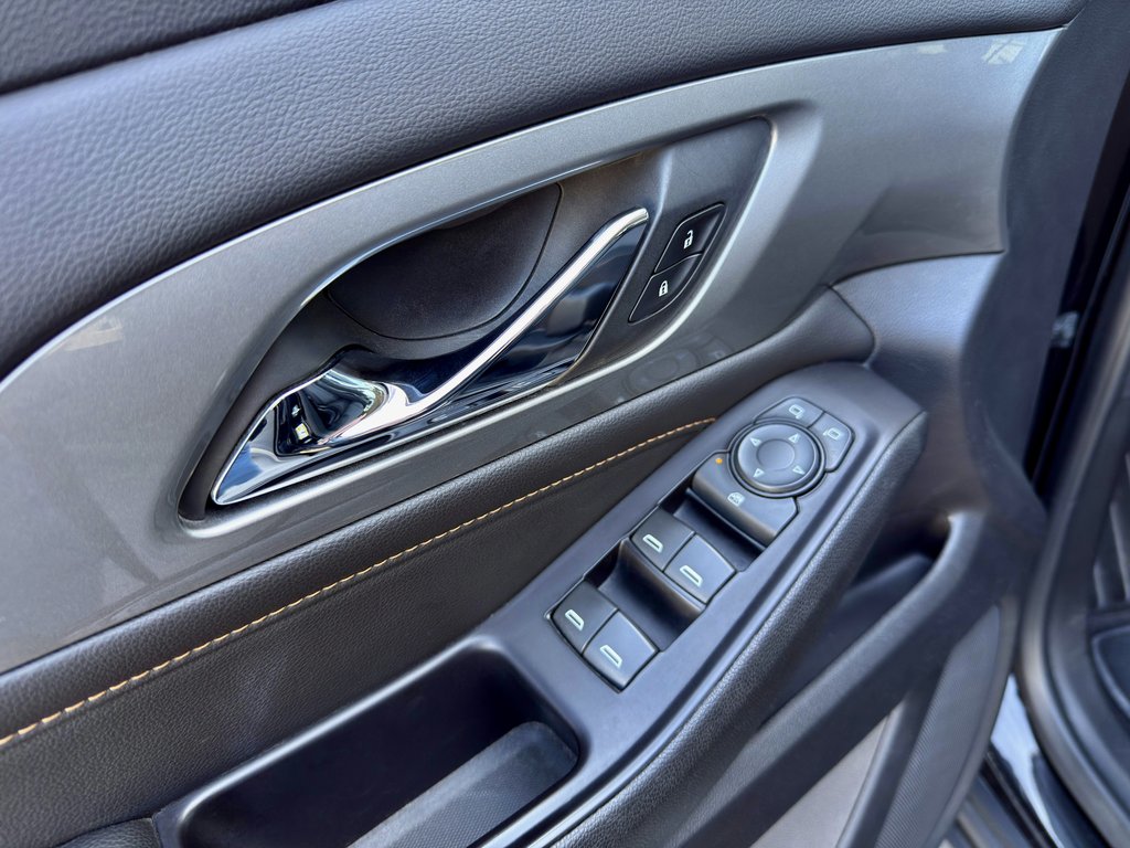2019 Chevrolet Traverse LS in Notre-Dame-des-Prairies, Quebec - 35 - w1024h768px