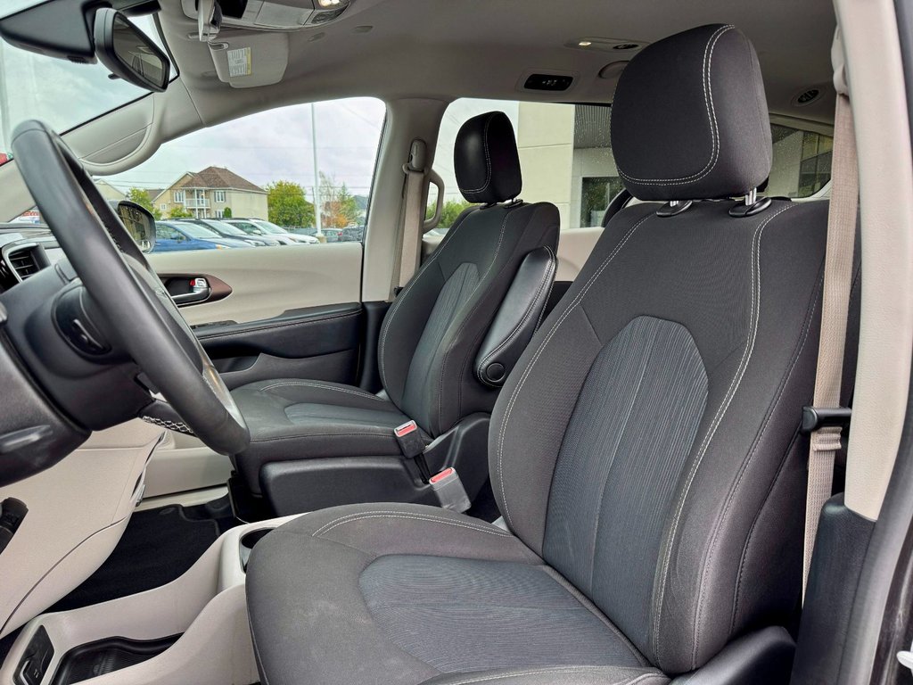 Chrysler Grand Caravan SXT 2022 à Notre-Dame-des-Prairies, Québec - 15 - w1024h768px