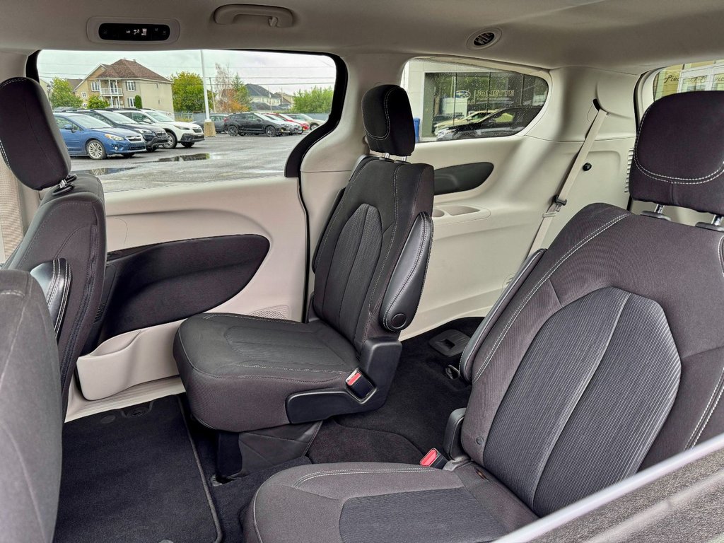 Chrysler Grand Caravan SXT 2022 à Notre-Dame-des-Prairies, Québec - 16 - w1024h768px