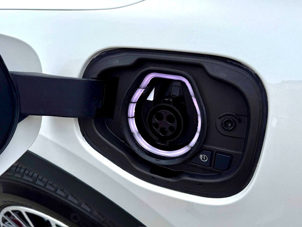 2024 Ford Escape PHEV in Notre-Dame-des-Prairies, Quebec - 13 - w1024h768px